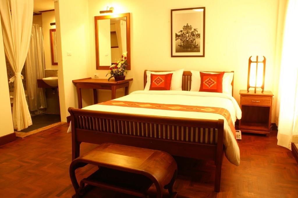 Avilla Phasouk Hotel Vientiane Exterior photo