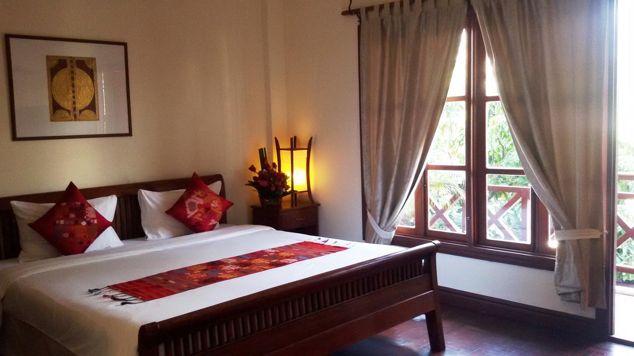 Avilla Phasouk Hotel Vientiane Exterior photo