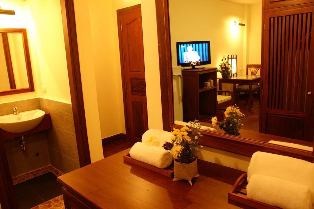 Avilla Phasouk Hotel Vientiane Exterior photo